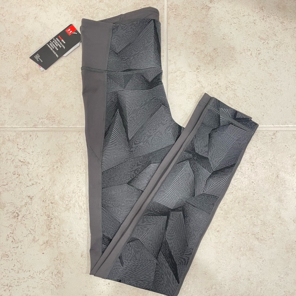 NWT! UNDER ARMOUR Gray Full Length Leggings!